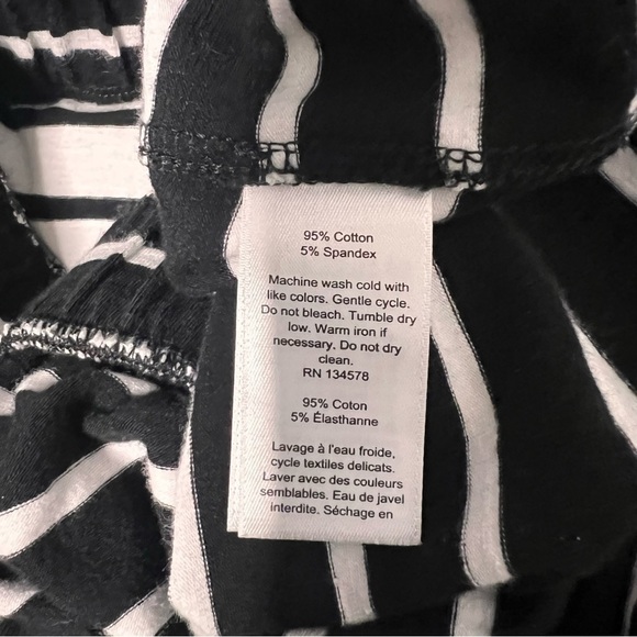 Vineyard Vines Black and White Striped Romper Size XS - Picture 7 of 7